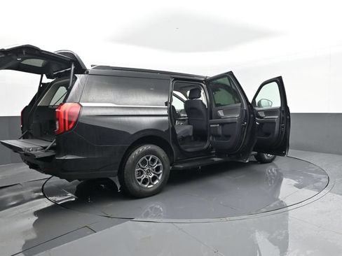 Used 2025 Ford Expedition Max Active AWD/4WD image 34