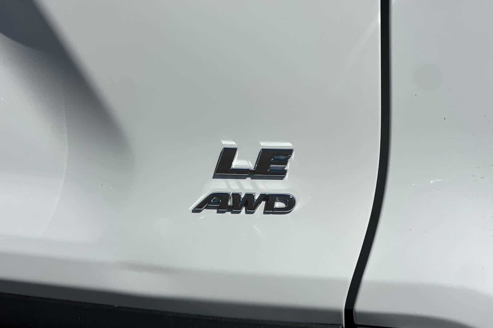Certified 2025 Toyota RAV4 LE AWD/4WD image 31
