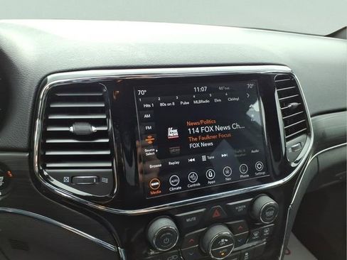 Used 2020 Jeep Grand Cherokee Limited image 17