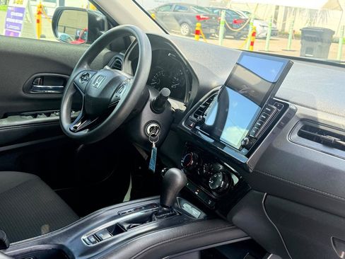 Used 2021 Honda HR-V LX image 16