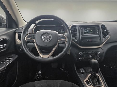 Used 2016 Jeep Cherokee Latitude w/ Safety/Convenience Group image 4