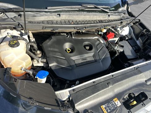 Used 2016 Ford Edge Titanium w/ Technology Package image 9