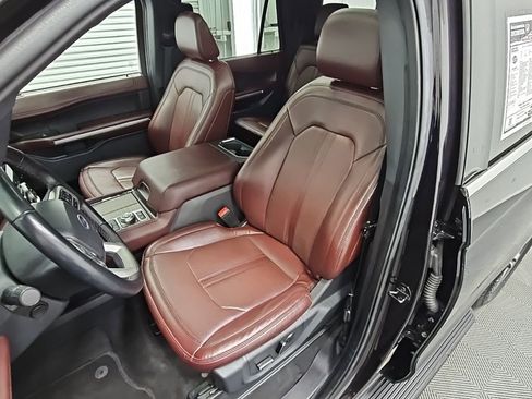 Used 2024 Ford Expedition Limited image 30
