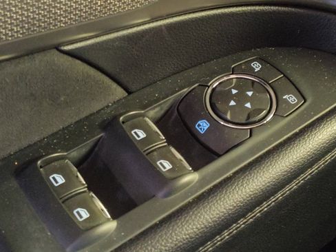 Used 2018 Ford Explorer XLT w/ Equipment Group 202A image 27