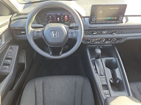 Used 2025 Honda Accord SE image 11