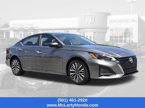 Used 2024 Nissan Altima 2.5 SV FWD image 4