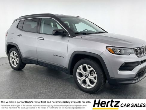 Used 2025 Jeep Compass Latitude image 1