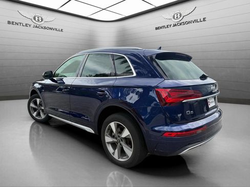 Used 2023 Audi Q5 2.0T Premium w/ Convenience Package AWD/4WD image 2