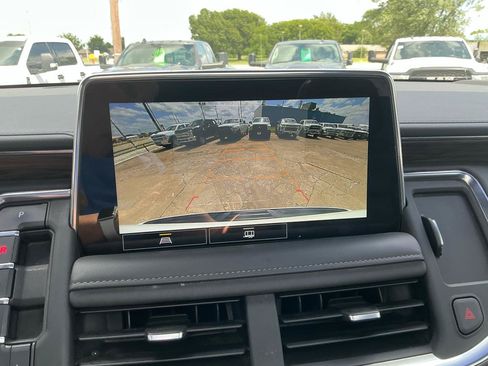 Used 2021 Chevrolet Suburban Z71 AWD/4WD image 33