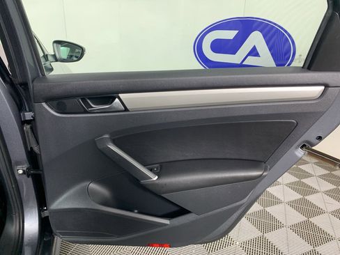 Used 2020 Volkswagen Passat 2.0T SE image 36