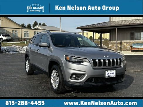 Used 2019 Jeep Cherokee Latitude w/ Cold Weather Group image 1