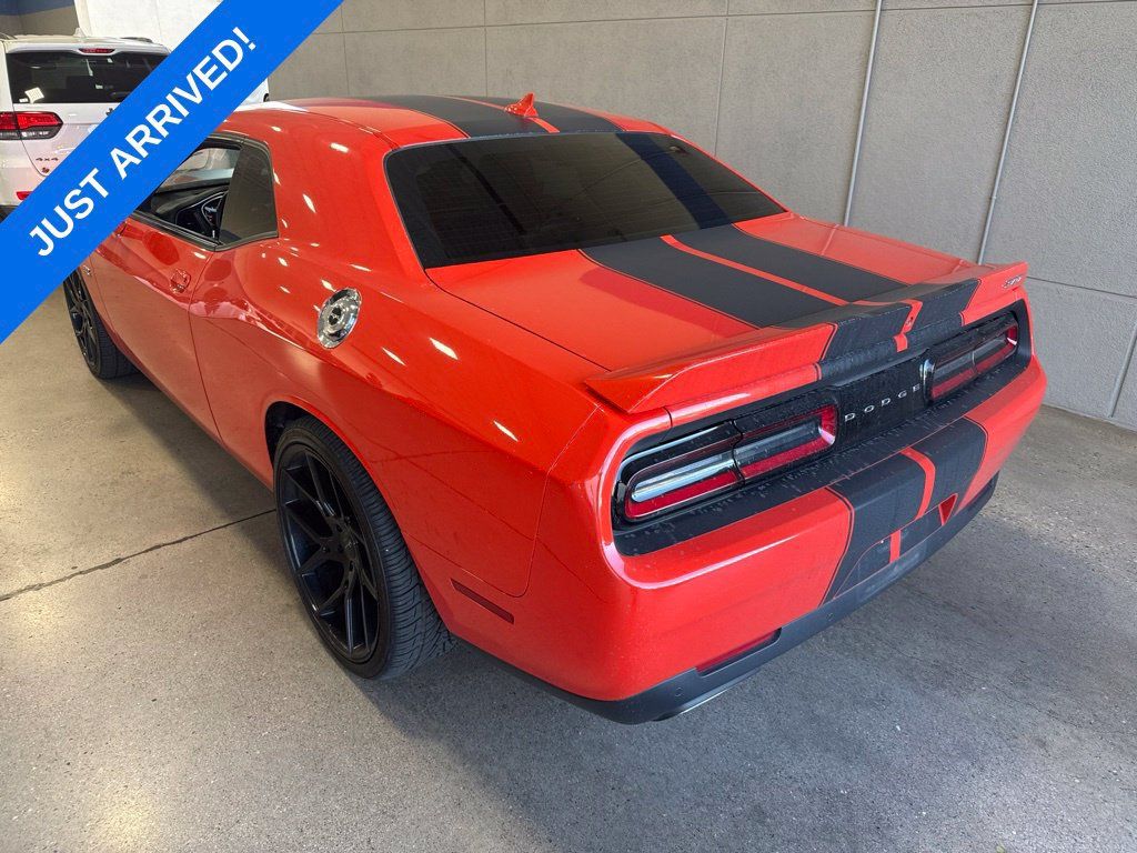 Used 2018 Dodge Challenger SRT RWD image 4