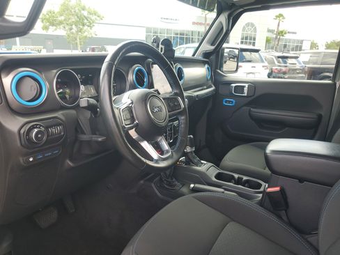 Used 2021 Jeep Wrangler Unlimited Rubicon 4xe w/ Steel Bumper Group AWD/4WD image 11