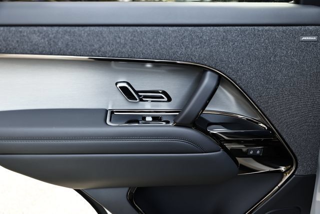 New 2027 Land Rover Range Rover Sport SE AWD/4WD image 27