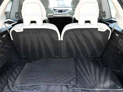 Used 2023 Volvo XC90 B6 Plus AWD/4WD image 46
