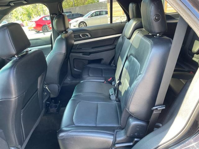 Used 2017 Ford Explorer XLT w/ Equipment Group 202A AWD/4WD image 23
