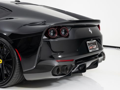 Used 2019 Ferrari 812 Superfast RWD image 37