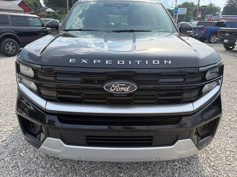 Used 2026 Ford Expedition Platinum w/ Driver's Package AWD/4WD image 3