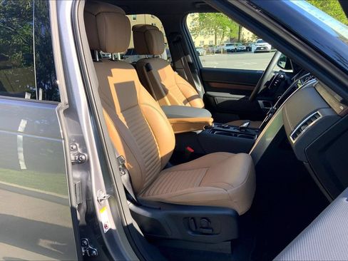 Certified 2025 Land Rover Discovery Dynamic SE AWD/4WD image 8