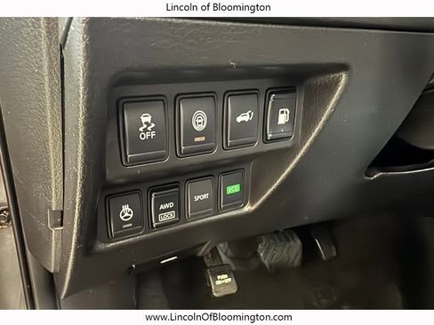 Used 2018 Nissan Rogue SL w/ Premium Package AWD/4WD image 35
