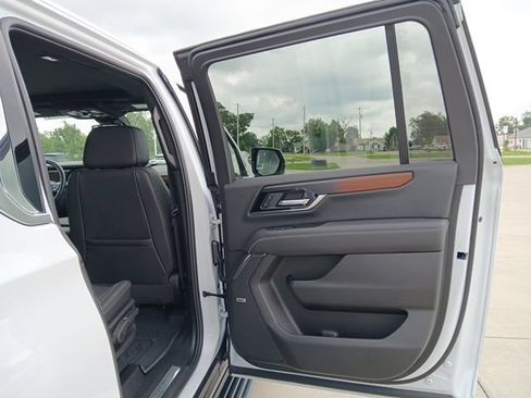 Certified 2026 GMC Yukon XL Denali w/ Sun & Power Step Package AWD/4WD image 24