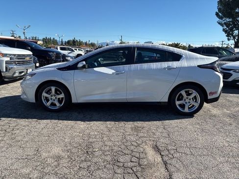 Used 2017 Chevrolet Volt LT w/ Comfort Package image 4
