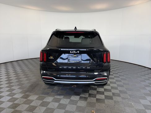 Certified 2022 Kia Sorento EX w/ Panoramic Sunroof Package image 9