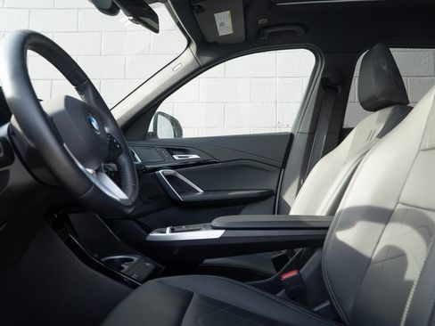 Used 2025 BMW X1 xDrive28i image 17