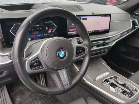 Used 2025 BMW X7 xDrive40i w/ M Sport Package AWD/4WD image 16
