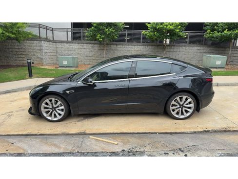 Used 2020 Tesla Model 3 Standard Range RWD image 2