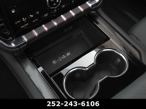 Used 2025 GMC Yukon AT4 w/ AT4 Premium Plus Package AWD/4WD image 16
