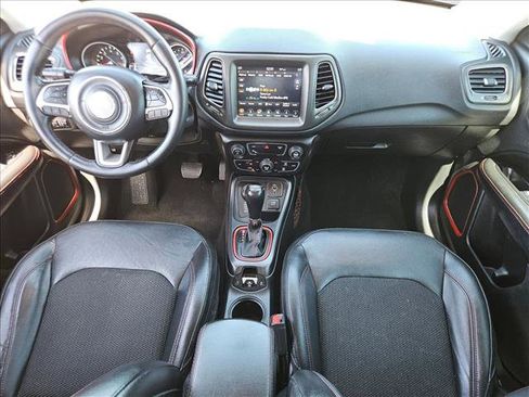 Used 2019 Jeep Compass Trailhawk w/ Cold Weather Group image 21