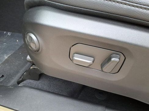 New 2025 Jeep Gladiator Sport image 10