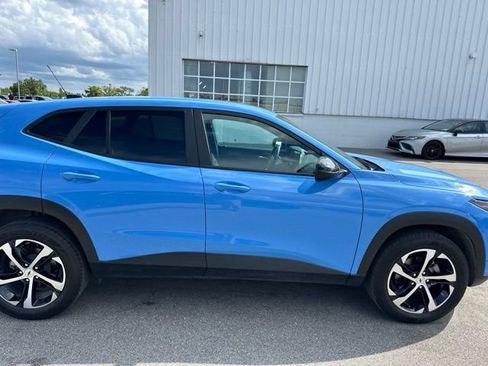Used 2024 Chevrolet Trax RS FWD image 4