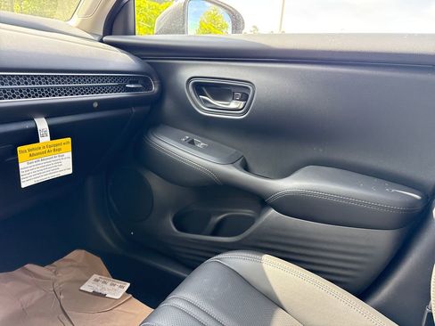 New 2026 Honda HR-V EX-L image 17