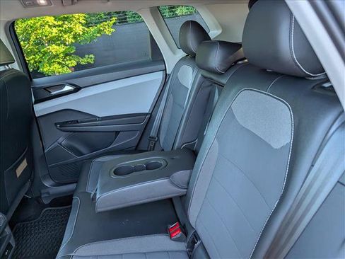 Certified 2023 Volkswagen Taos SE w/ Panoramic Sunroof Package FWD image 23