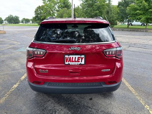 Used 2020 Jeep Compass Latitude w/ Cold Weather Group AWD/4WD image 6