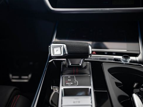 New 2025 Audi RS 6 performance image 26