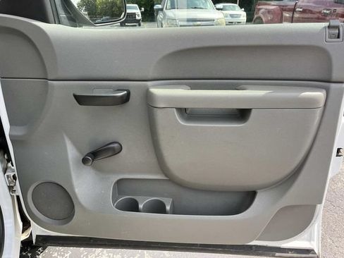 Used 2011 Chevrolet Silverado 1500 W/T RWD image 13