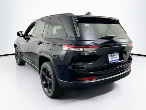 Used 2023 Jeep Grand Cherokee Altitude AWD/4WD image 7