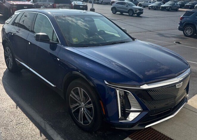 Certified 2024 Cadillac Lyriq Luxury AWD/4WD image 2