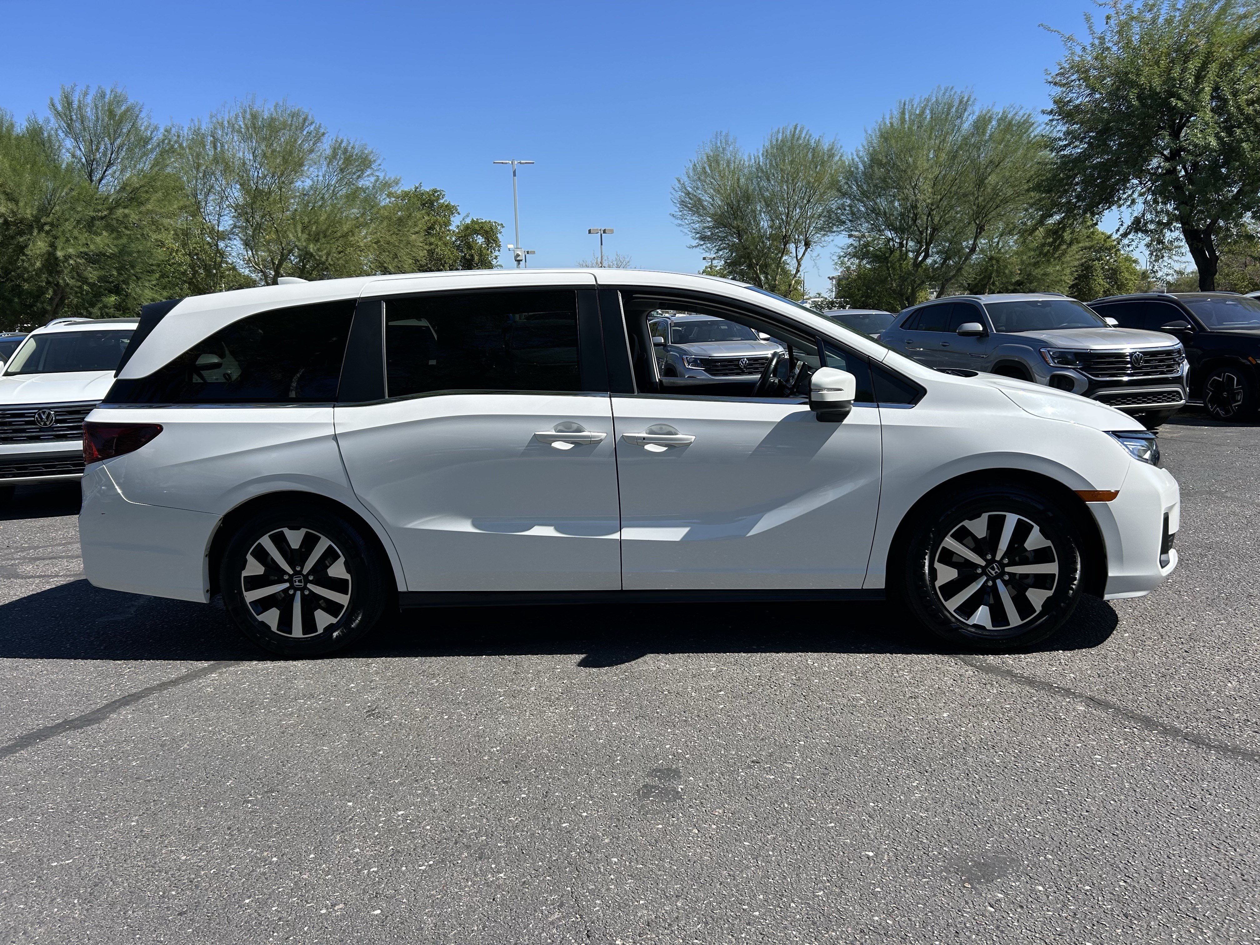 Used 2025 Honda Odyssey EX-L image 5