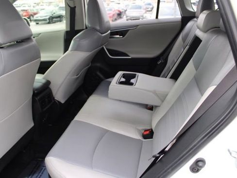 Used 2019 Toyota RAV4 Limited image 26