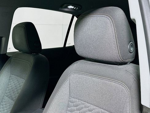 Used 2021 Chevrolet Equinox LT image 19