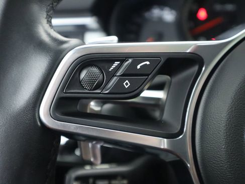 Used 2020 Porsche Macan Turbo image 11