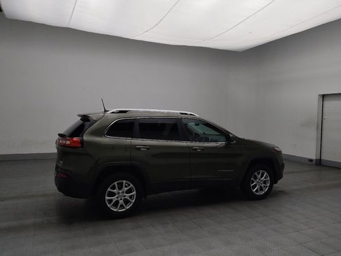 Used 2018 Jeep Cherokee Latitude Plus image 10