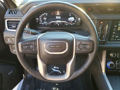 Used 2023 GMC Yukon Denali image 21