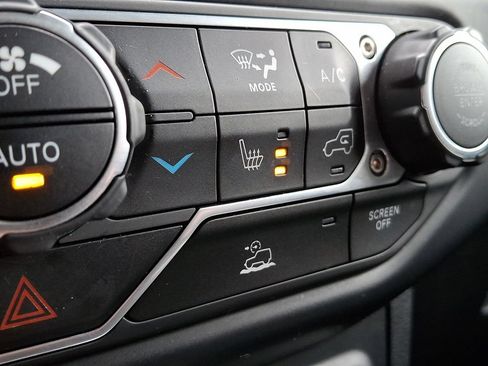 Used 2021 Jeep Wrangler Unlimited Sport AWD/4WD image 25