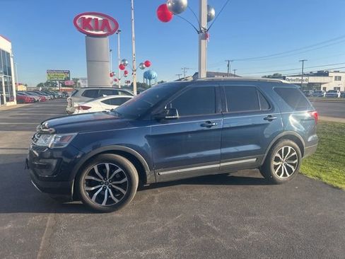 Used 2016 Ford Explorer XLT w/ Equipment Group 202A FWD image 1