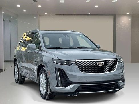 Certified 2025 Cadillac XT6 Luxury AWD/4WD image 7